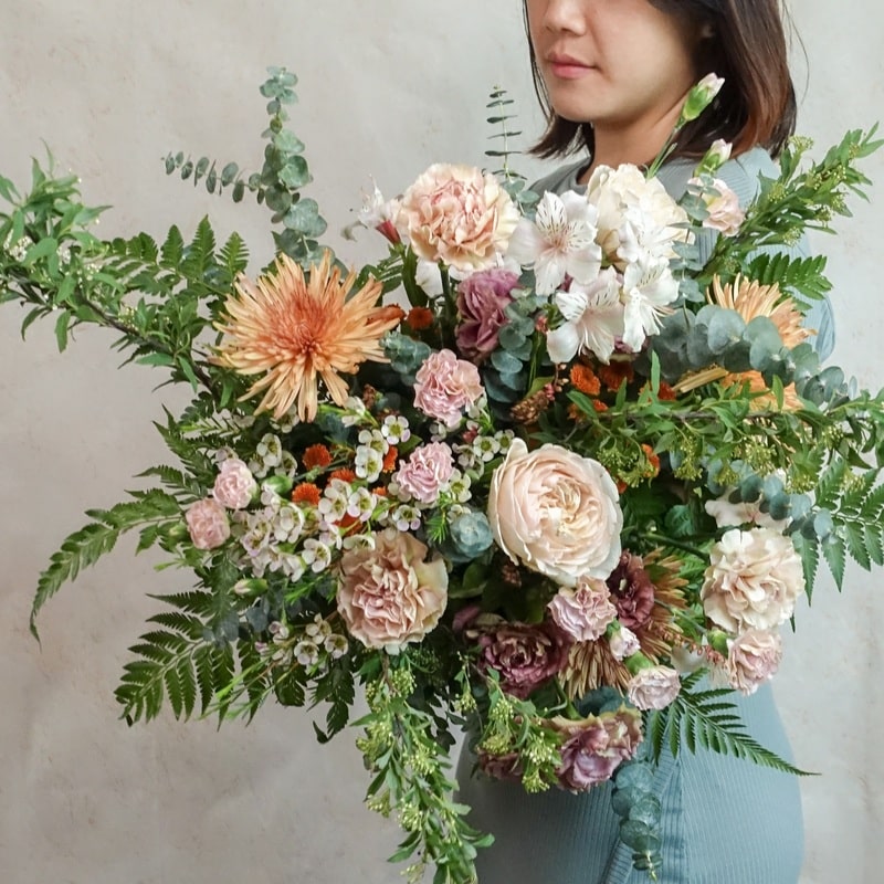 autumnal terracotta flower bouquet garden style 01