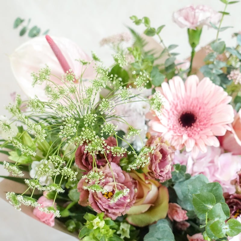 peach and blush pink flower bouquet close up 02