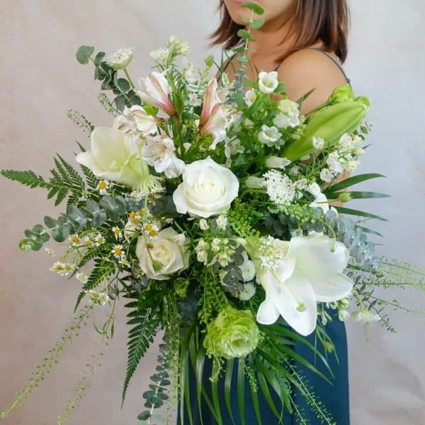 white flower bouquet garden style 01
