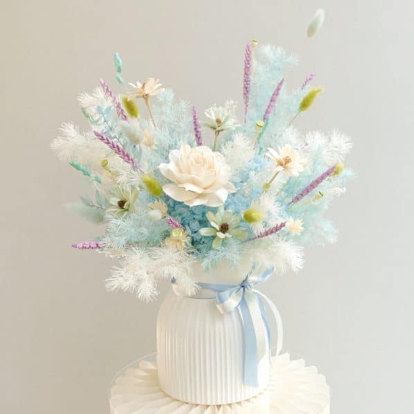 turquoise white lilac-preserved flowers vase arrangement