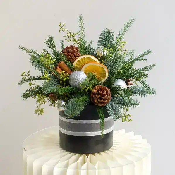 silver-themed-christmas-hatbox-arrangement