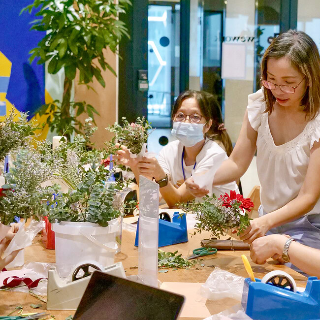 WeWork Floral Arrangement Workshop Photo 6