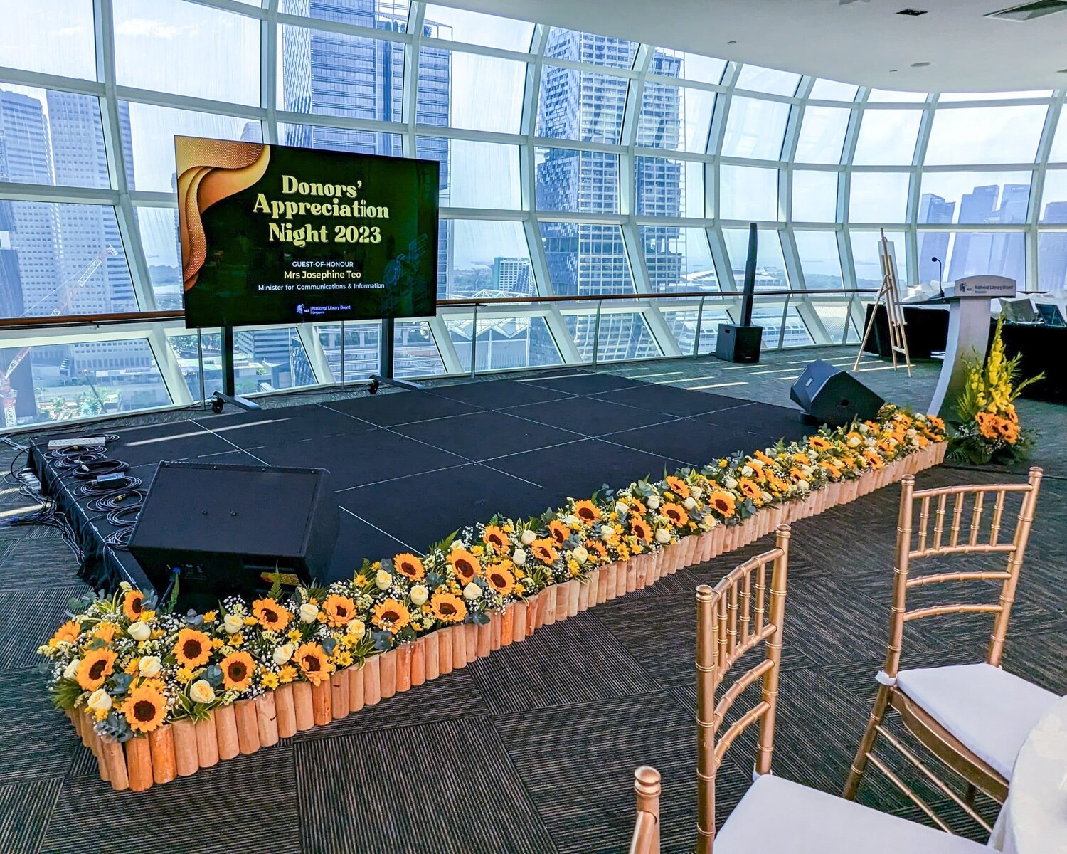 corporate events 01a sunflower stage landscaping 01 scaled